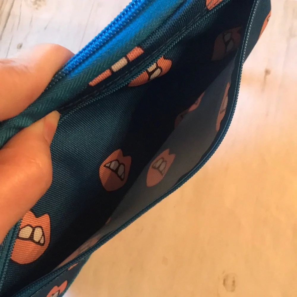 Yoobi Pencil Organizer- Navy Peach Lips